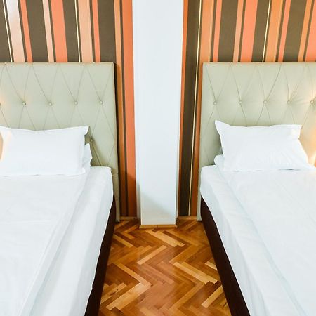 Hotel Park House Dej Zewnętrze zdjęcie