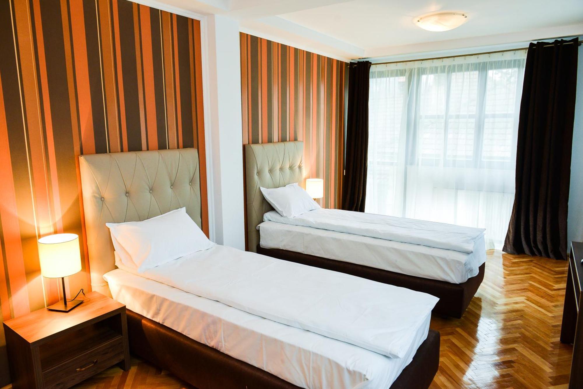Hotel Park House Dej Zewnętrze zdjęcie